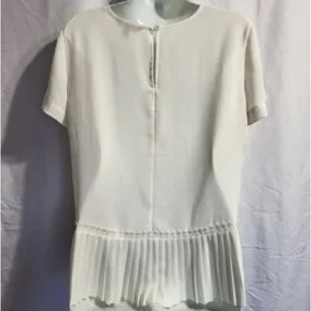 Banana Republic Cream Short Sleeve Pleated Hem Blouse - Picture 2 of 5